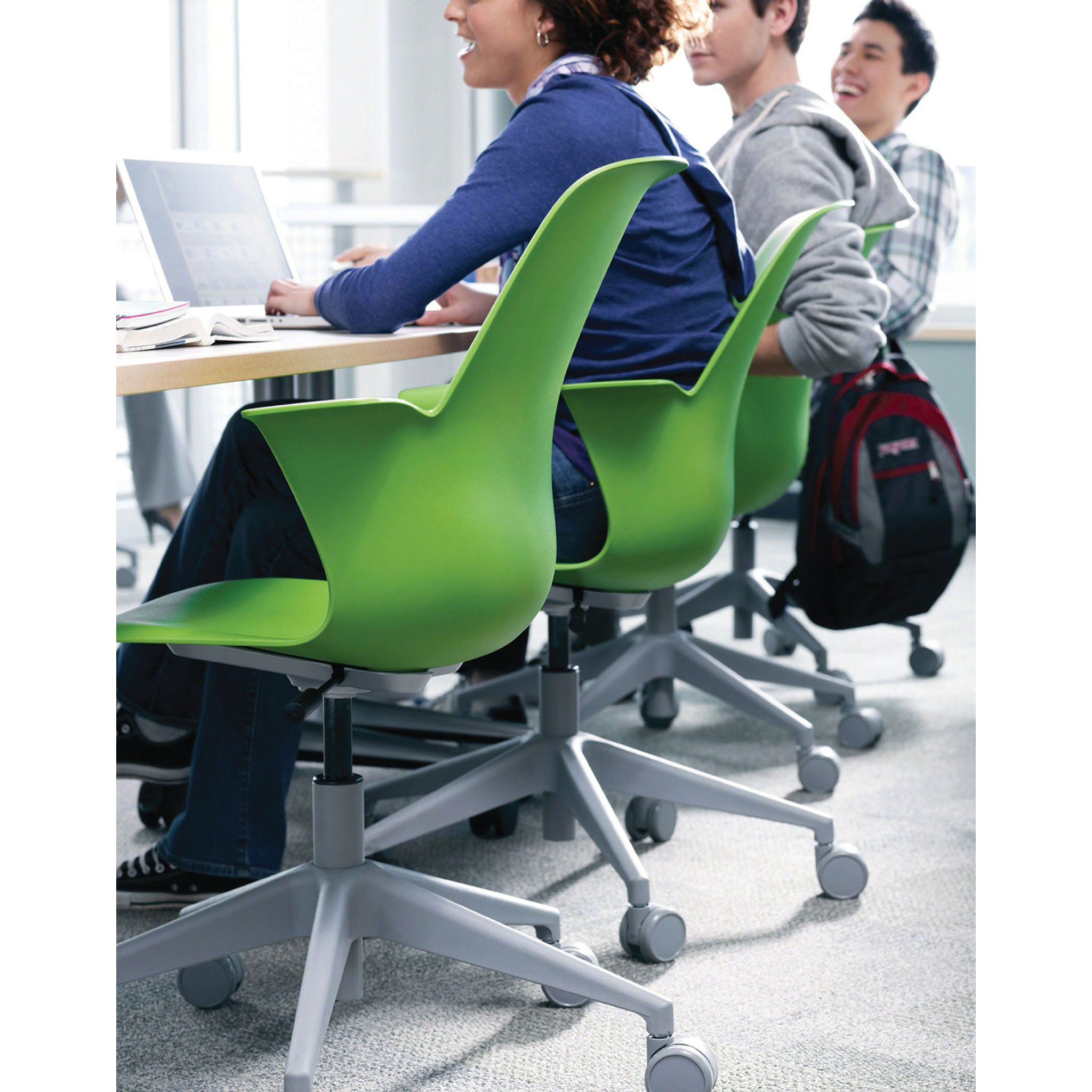 Steelcase NODE Seminarstuhl mit 5-Sternfußkreuz ohne Schreibtablar Steelcase NODE Seminarstuhl mit 5-Sternfußkreuz ohne Schreibtablar