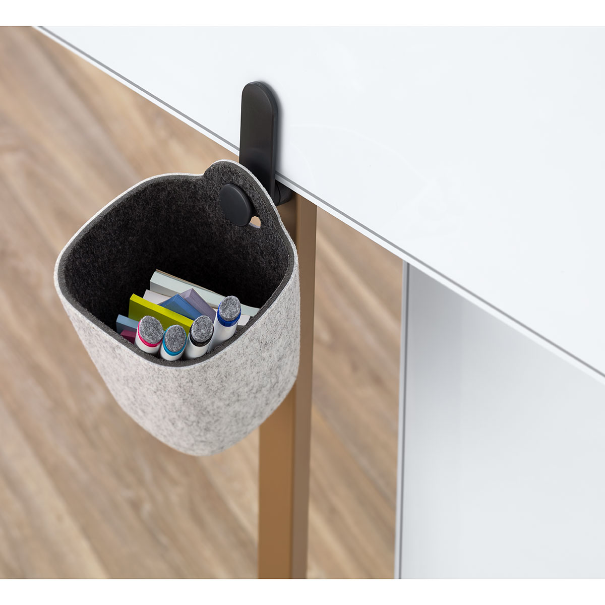 Steelcase Flex Collection Schreibtisch auf Rollen, einfach zu bewegen Steelcase Flex Collection Schreibtisch auf Rollen, einfach zu bewegen