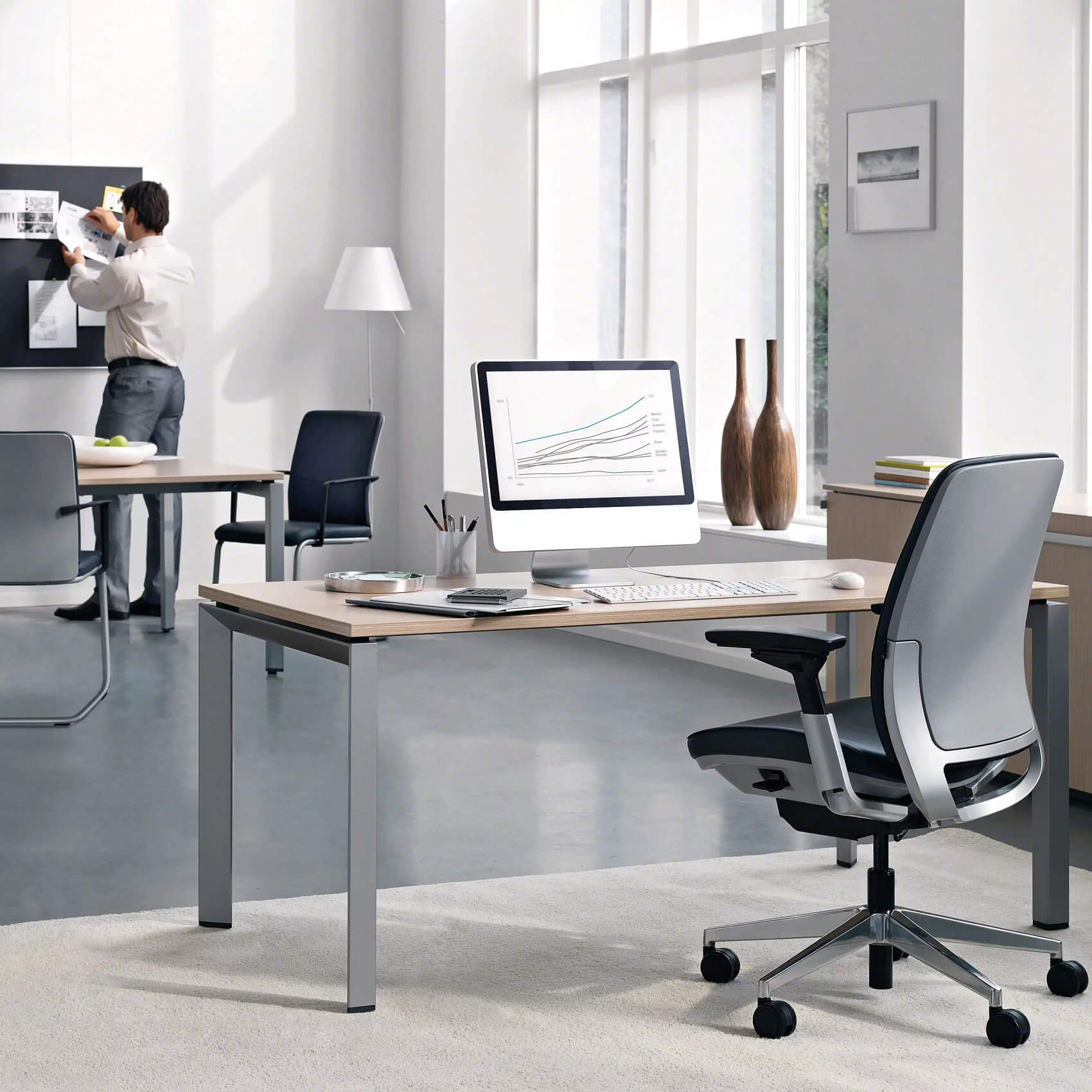 Steelcase AMIA Bürostuhl mit 4D-Armlehnen, Platinum-Edition, konfigurierbar