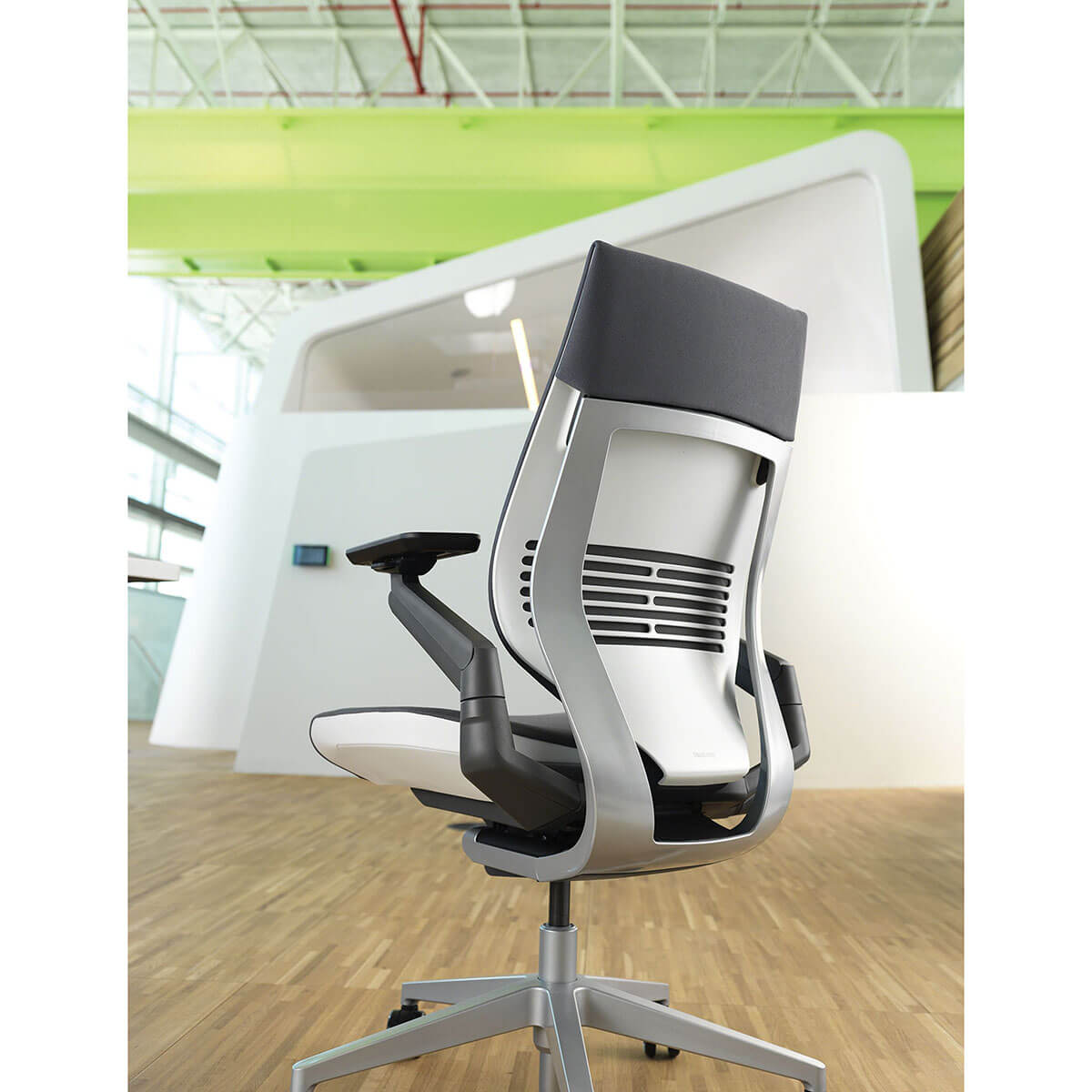 Steelcase GESTURE Bürodrehstuhl mit Stofftop Steelcase GESTURE Bürodrehstuhl mit Stofftop