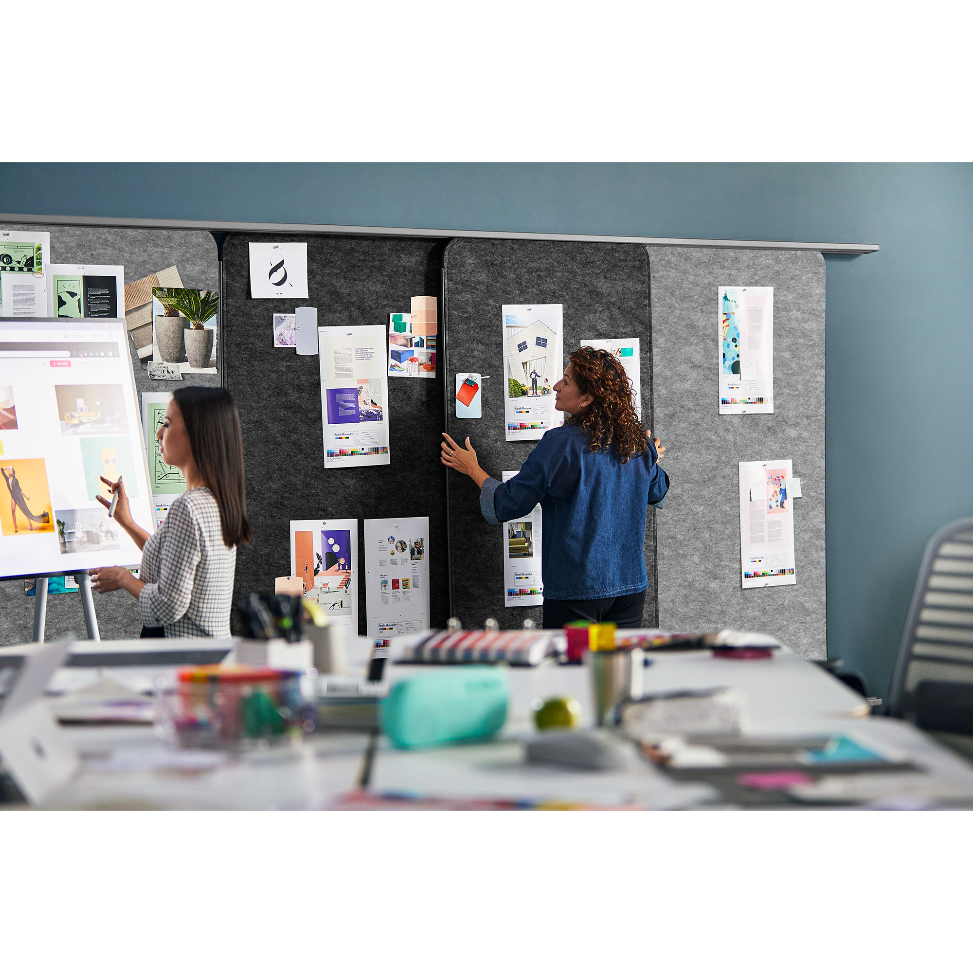 Steelcase Flex Collection Schreibtisch auf Rollen, einfach zu bewegen Steelcase Flex Collection Schreibtisch auf Rollen, einfach zu bewegen