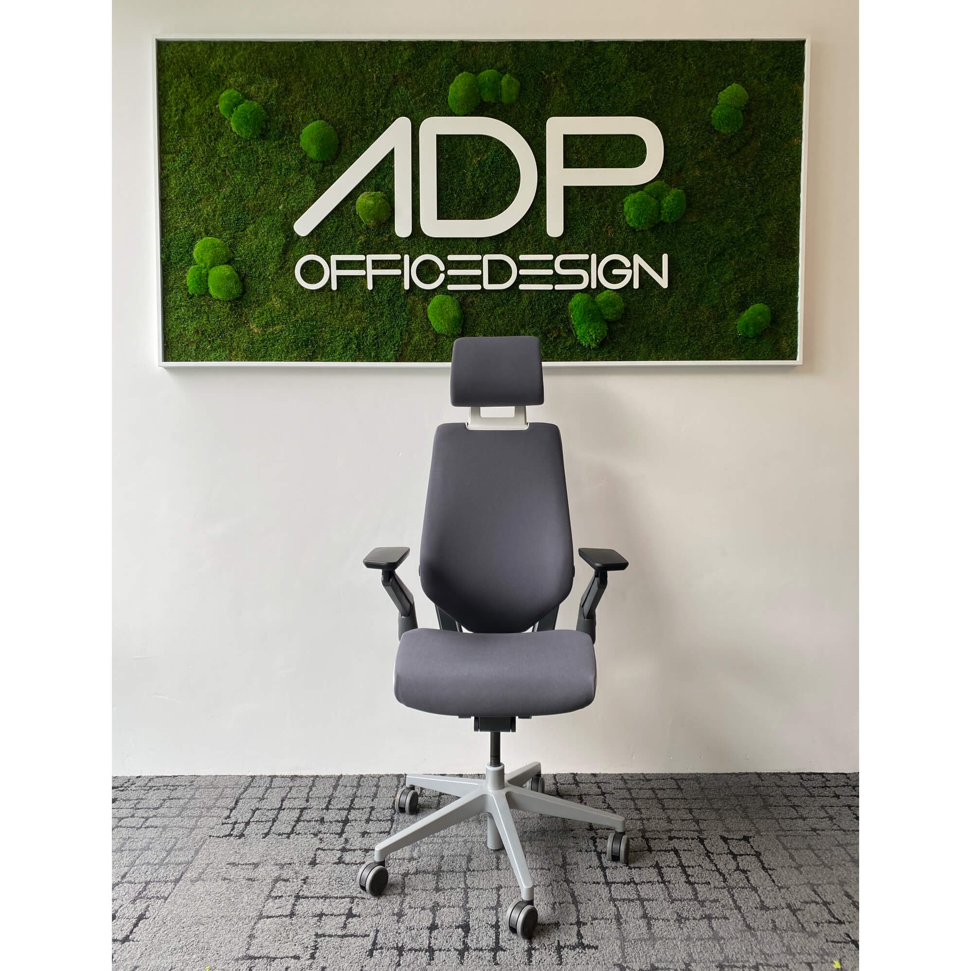 Steelcase Gesture Aktionsmodell mit Kopfstütze und Lordosenverstellung Steelcase Gesture Aktionsmodell mit Kopfstütze und Lordosenverstellung