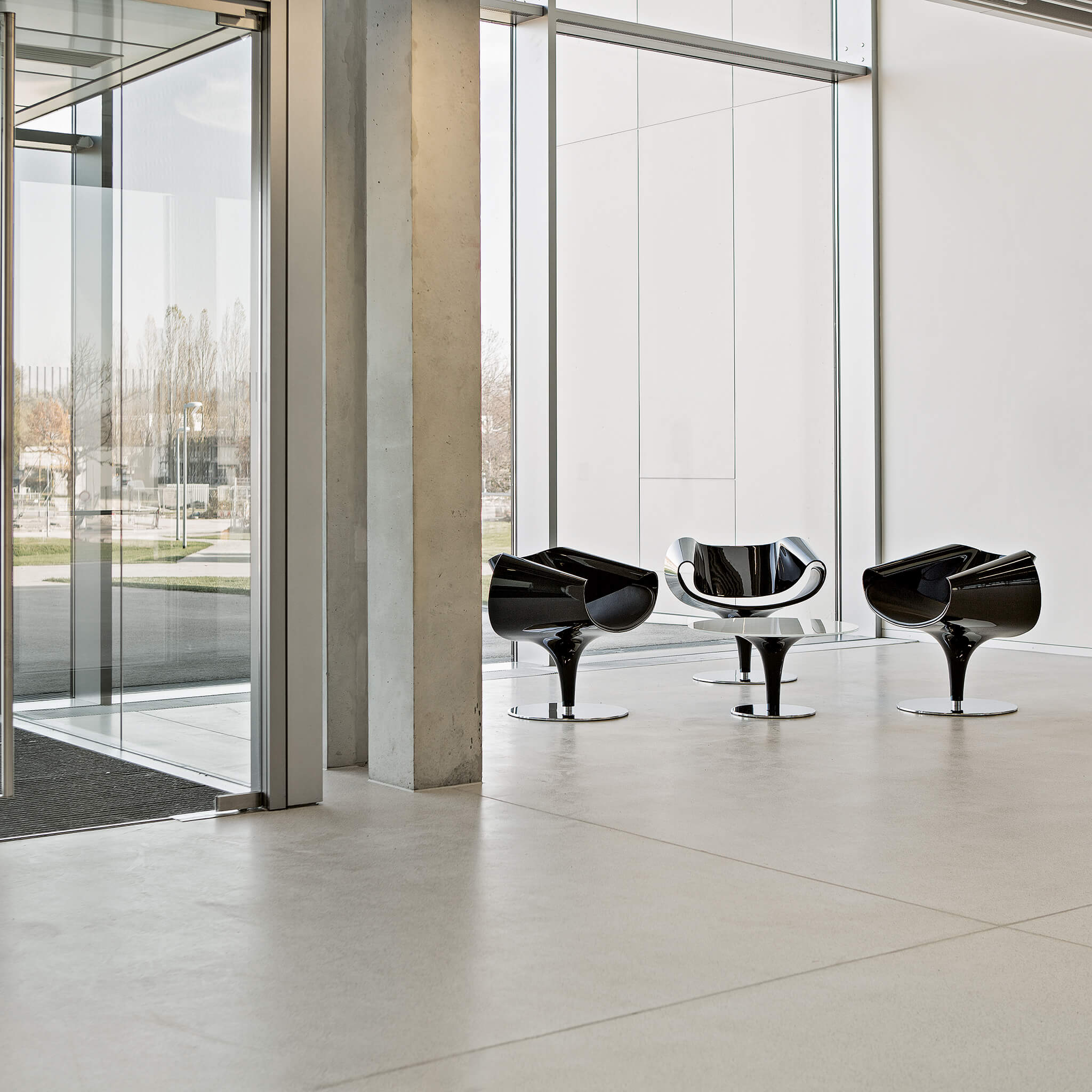 ZÜCO Perillo PE 0837 Loungesessel mit Vollpolsterung und Tellerfuß ZÜCO Perillo PE 0837 Loungesessel mit Vollpolsterung und Tellerfuß