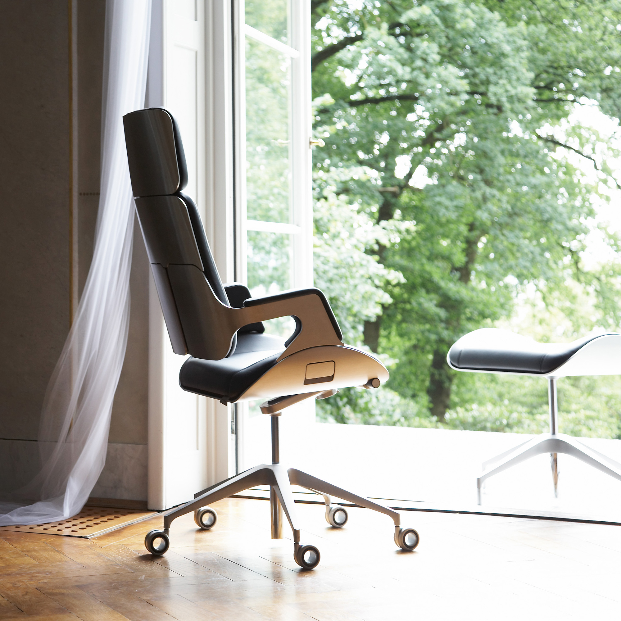 Interstuhl Silver 362S Bürostuhl für das moderne Chefbüro Interstuhl Silver 362S Bürostuhl für das moderne Chefbüro