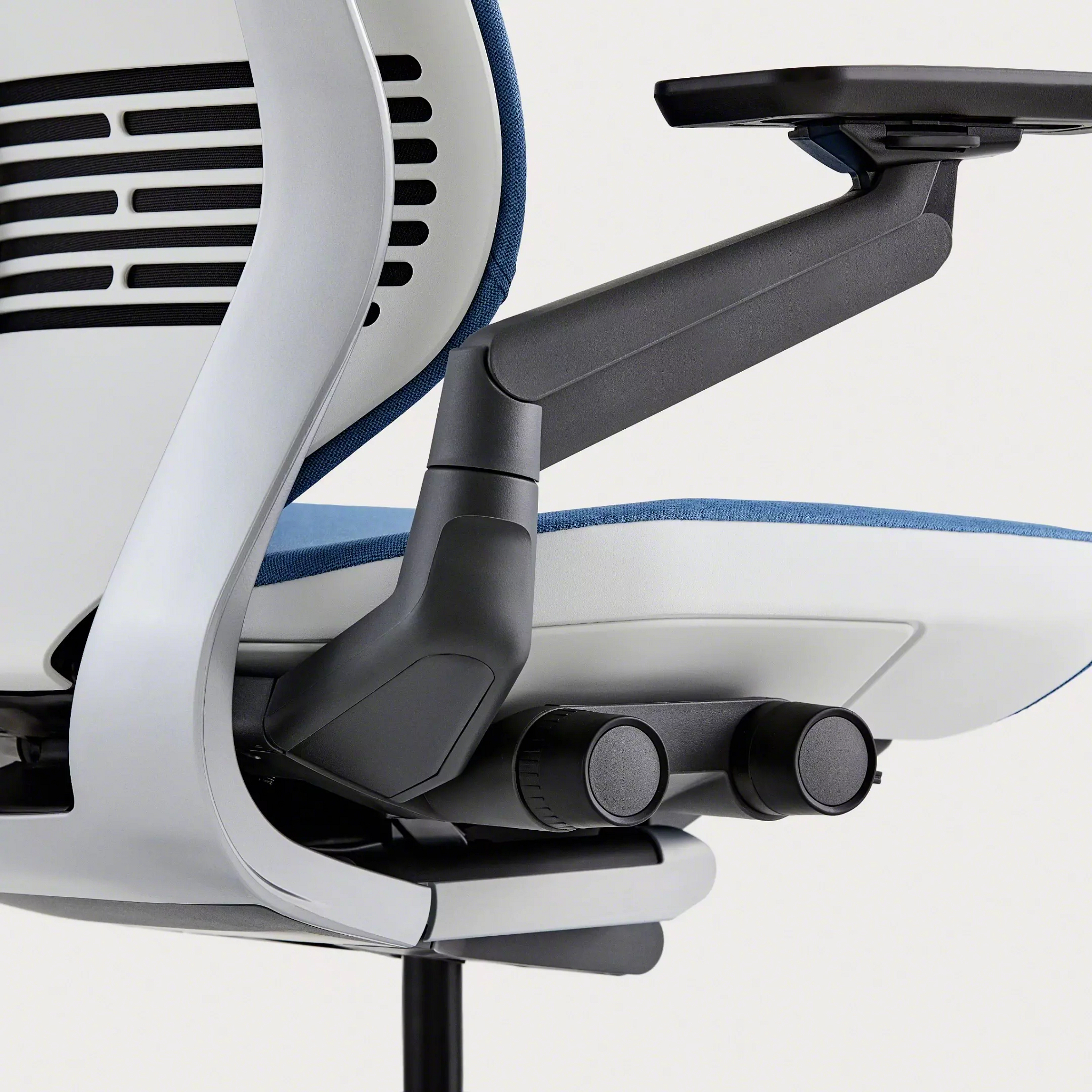 Steelcase GESTURE Bürodrehstuhl mit Stofftop