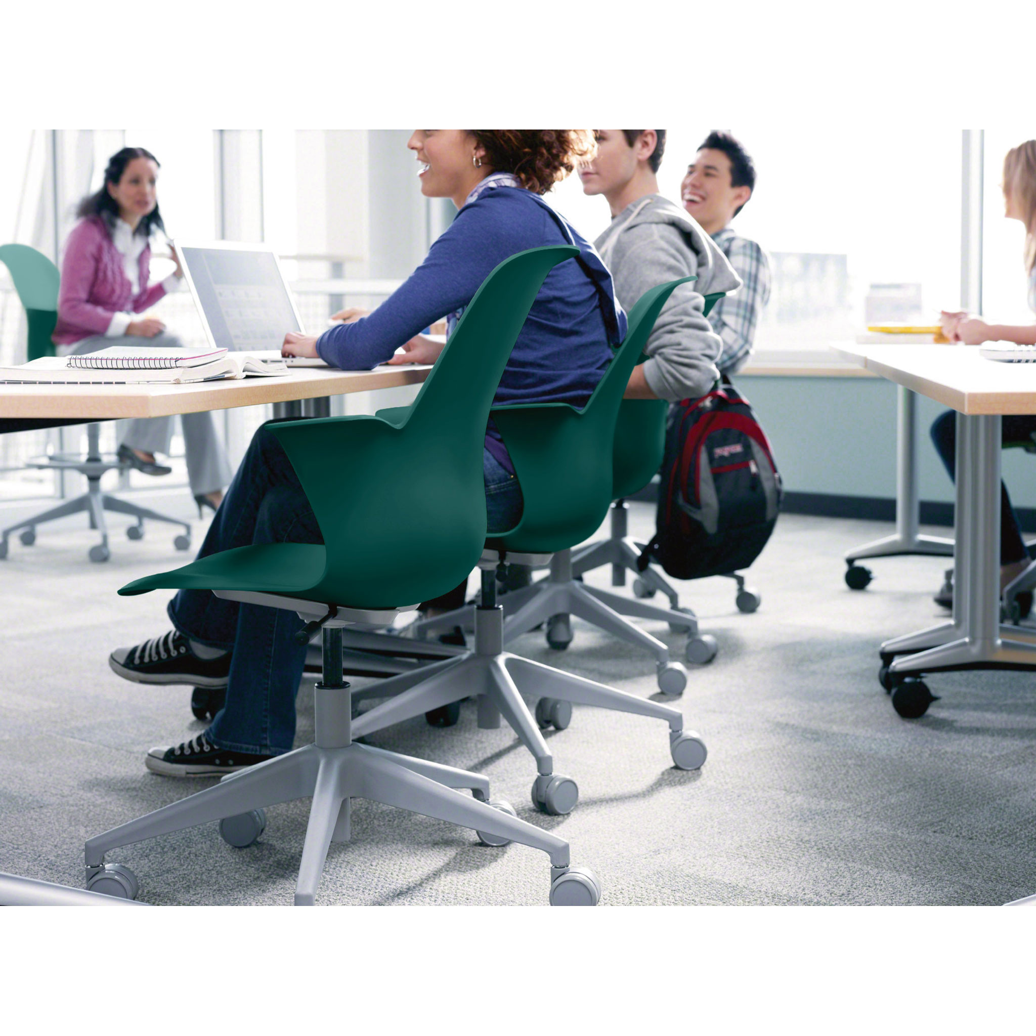 Steelcase NODE Seminarstuhl mit Schreibtablar Aktionsmodell Orange Steelcase NODE Seminarstuhl mit Schreibtablar Aktionsmodell Orange