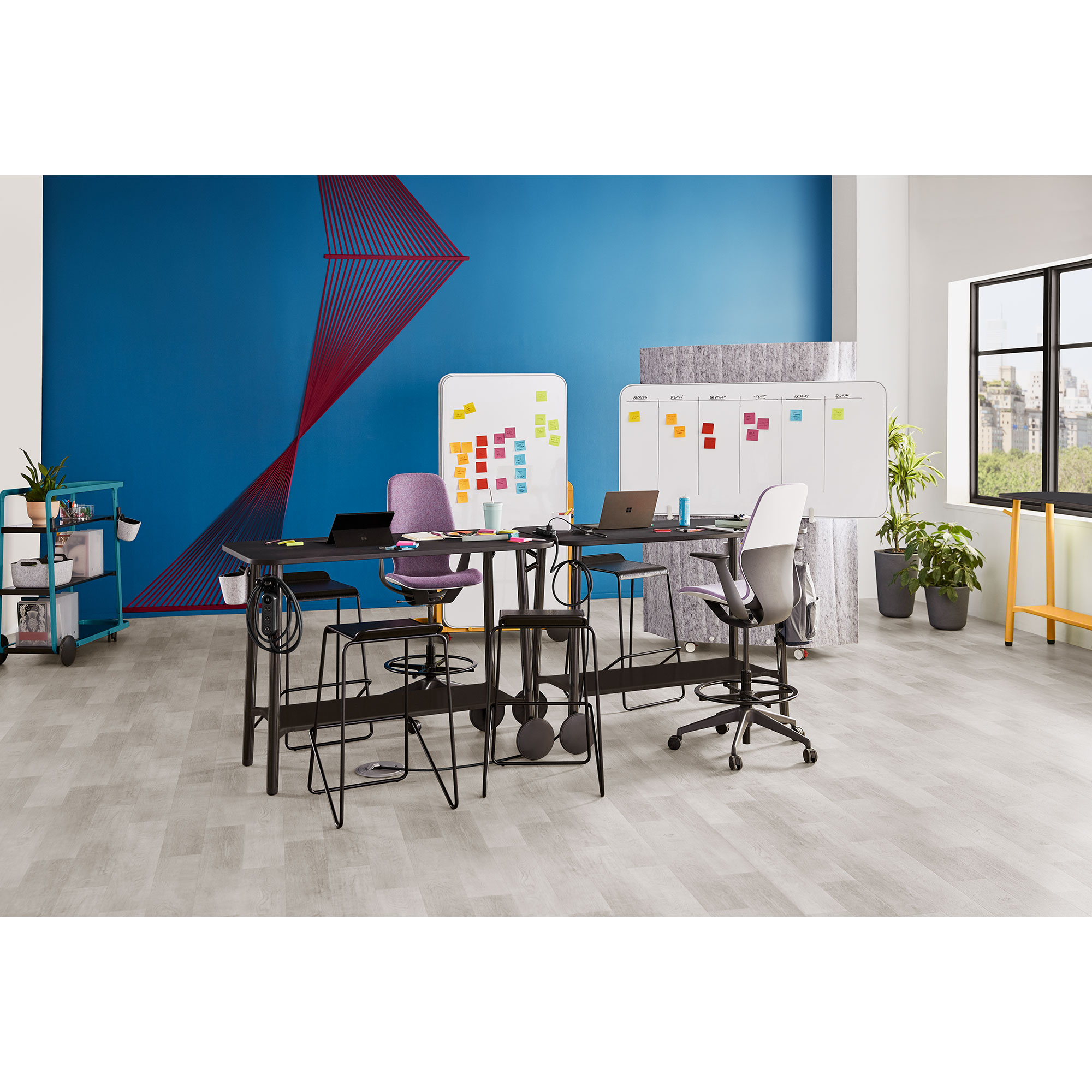 Steelcase Flex Collection Schreibtisch auf Rollen, einfach zu bewegen Steelcase Flex Collection Schreibtisch auf Rollen, einfach zu bewegen