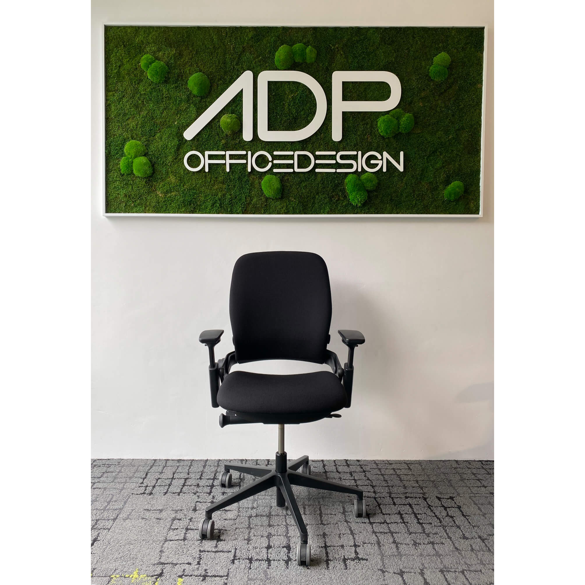 Steelcase LEAP V2 Bürostuhl BLACK EDITION mit Armlehnen und Wollbezug FAME Steelcase LEAP V2 Bürostuhl BLACK EDITION mit Armlehnen und Wollbezug FAME