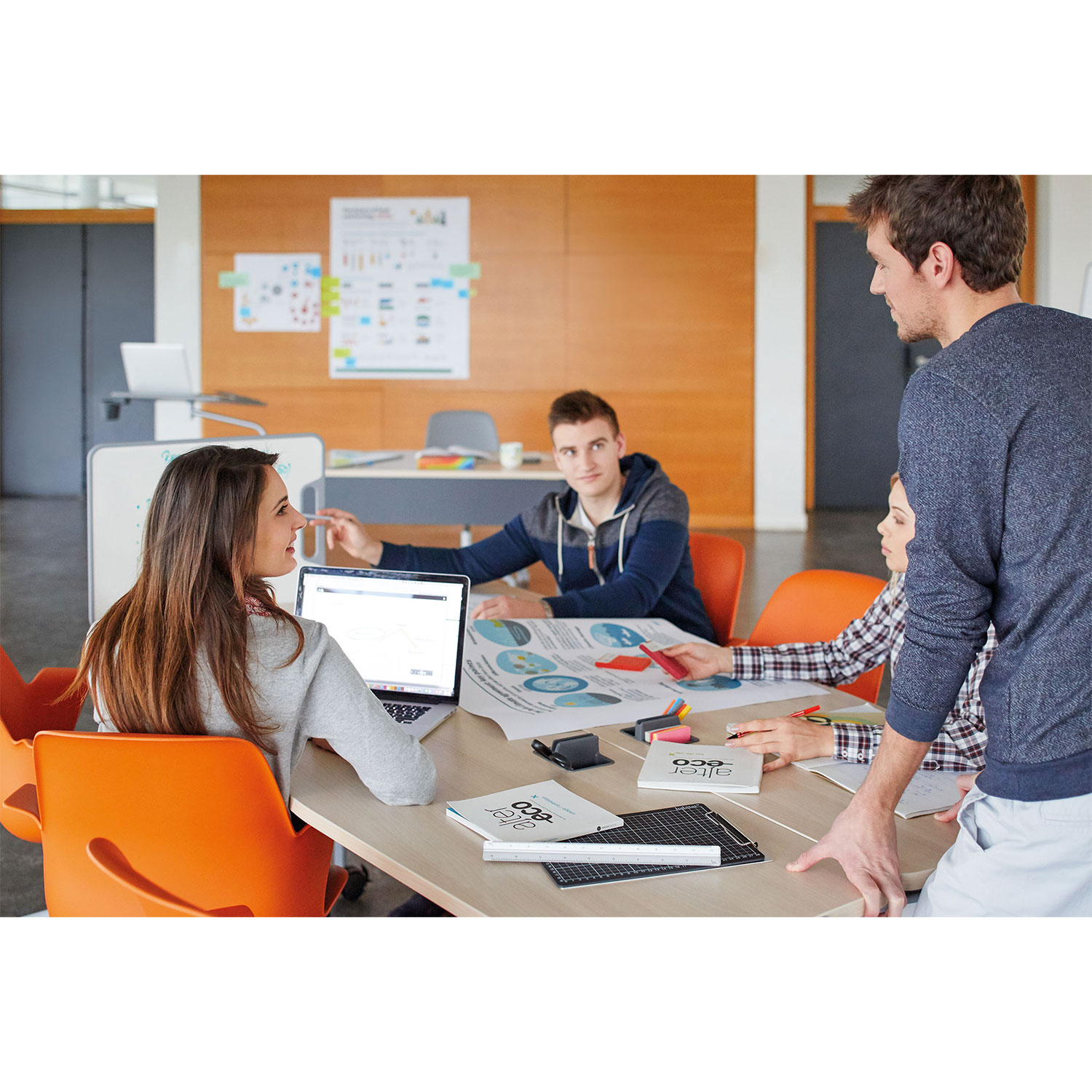 Steelcase VERB Studenten- und Seminartisch rechteckig, 1600 x 800 mm Steelcase VERB Studenten- und Seminartisch rechteckig, 1600 x 800 mm